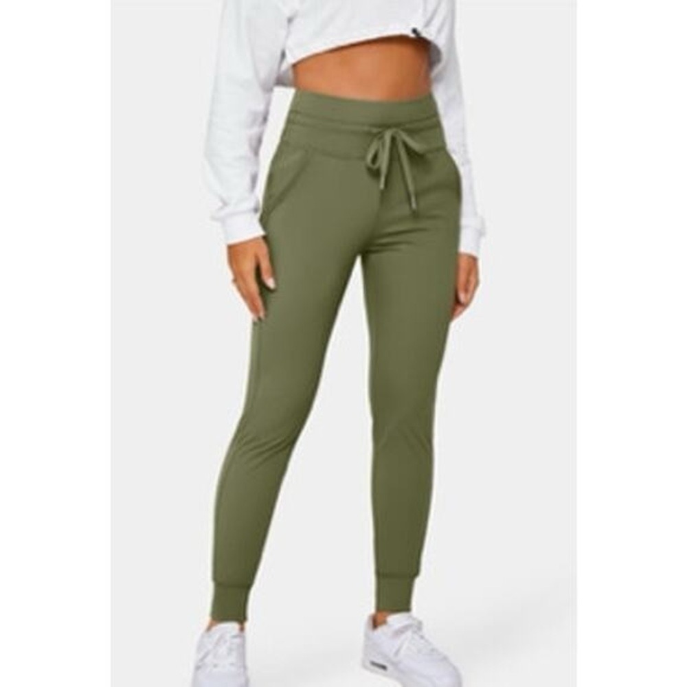 Halara Olive Green High Waisted Drawstring‎ Joggers Petite Small Tapered Pants